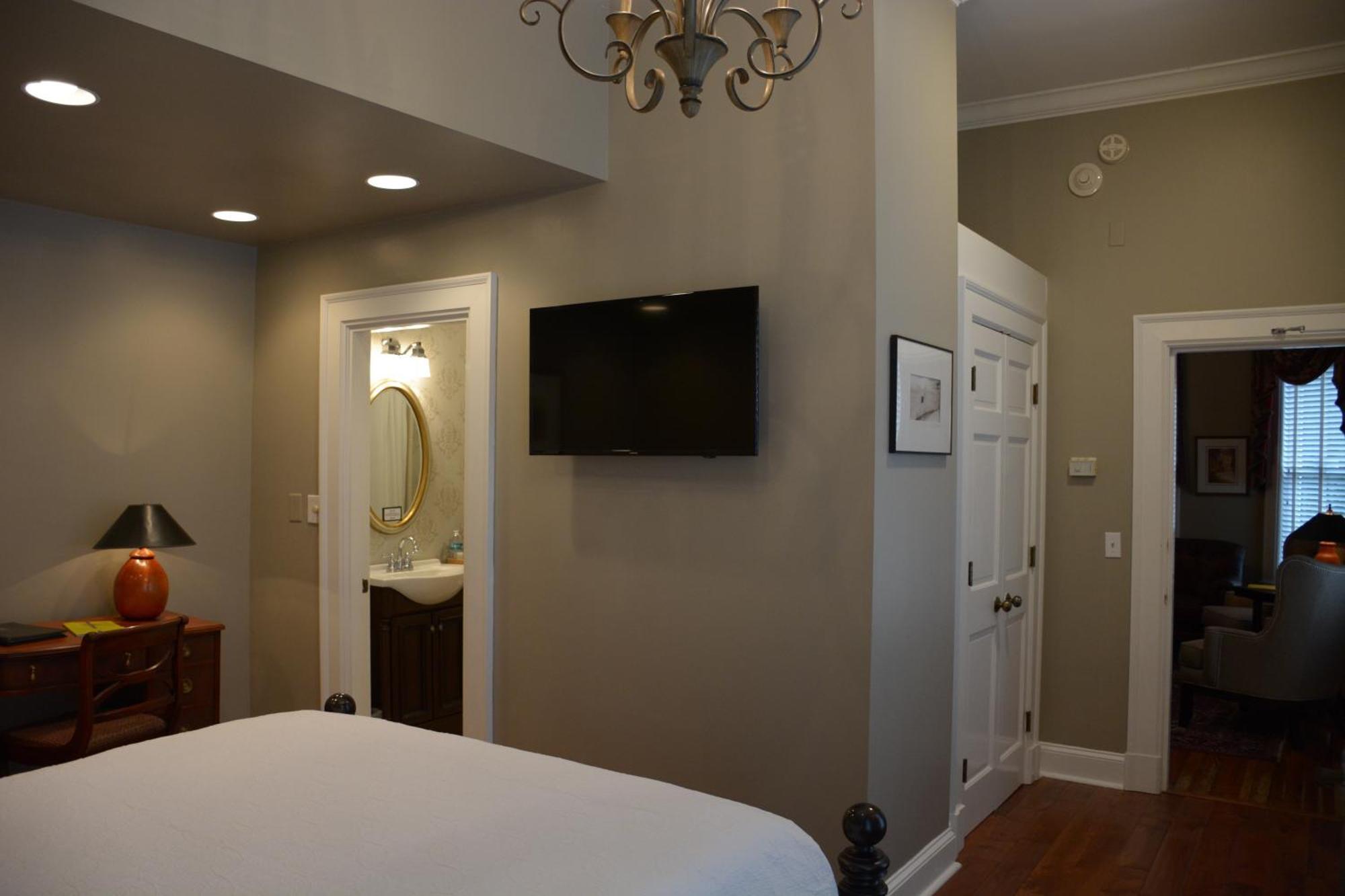 Bluff View Inn Chattanooga Room photo