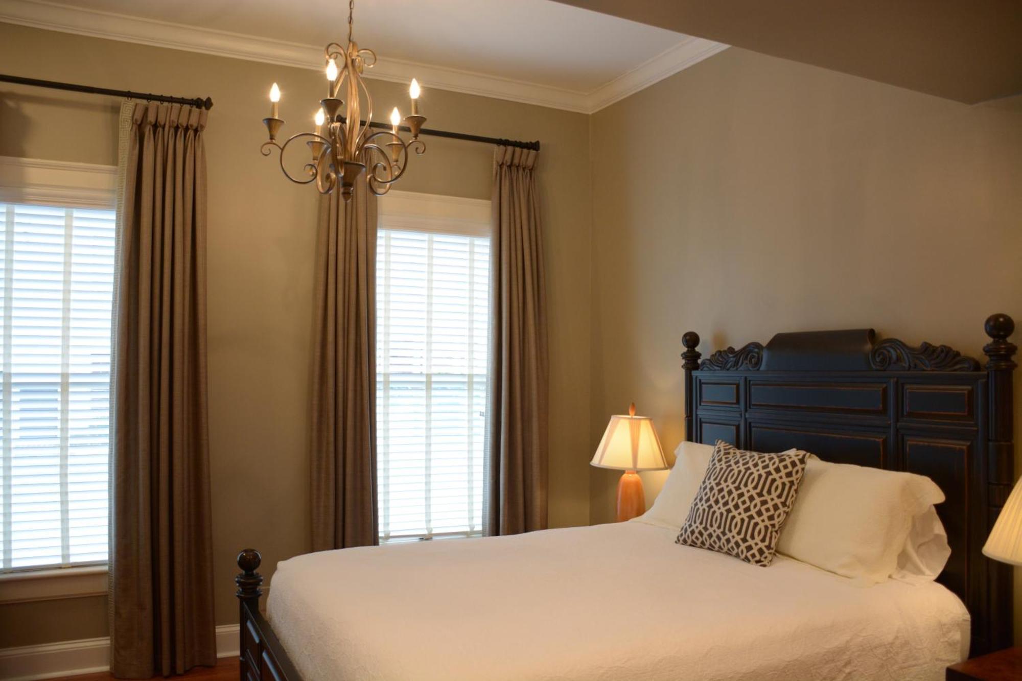 Bluff View Inn Chattanooga Room photo